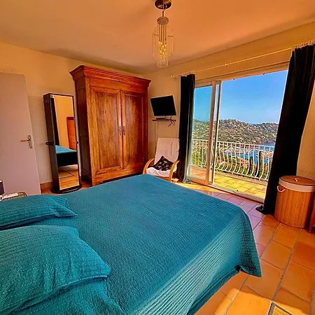 Provencale Vue & Piscine Privee Villa Saint-Raphael (Var)